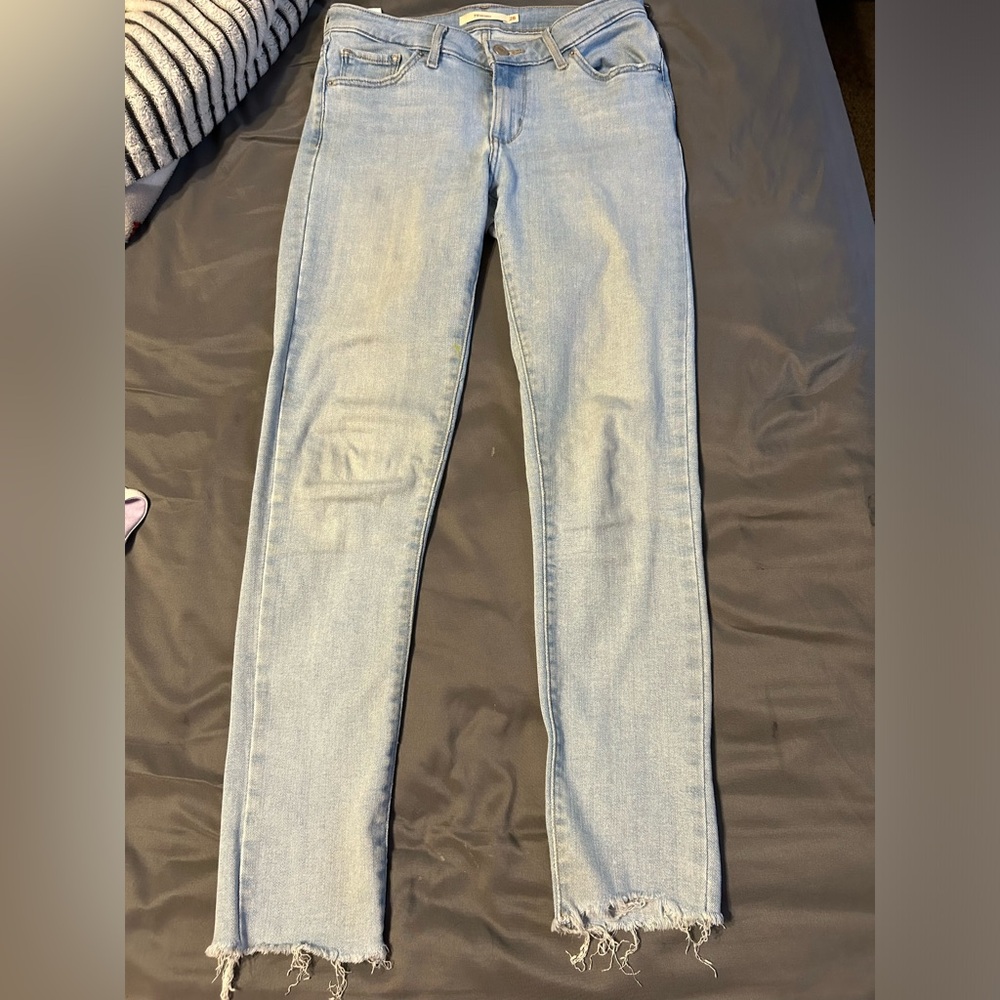 Levi size 2 light wash skinny jeans